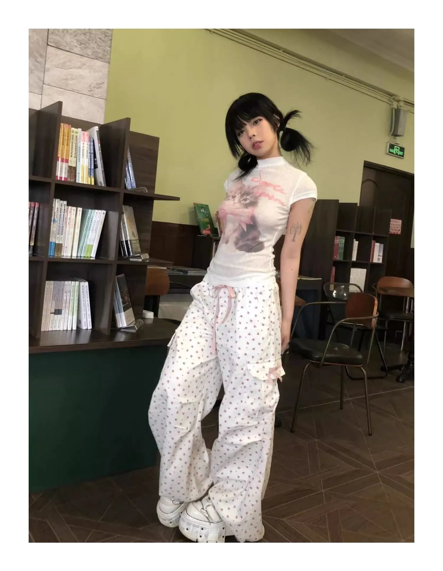 Annalice Cute Coquette White Ribbon Print Monogram Pants, Pink Ribbon Decor Oversized Parachute Pants