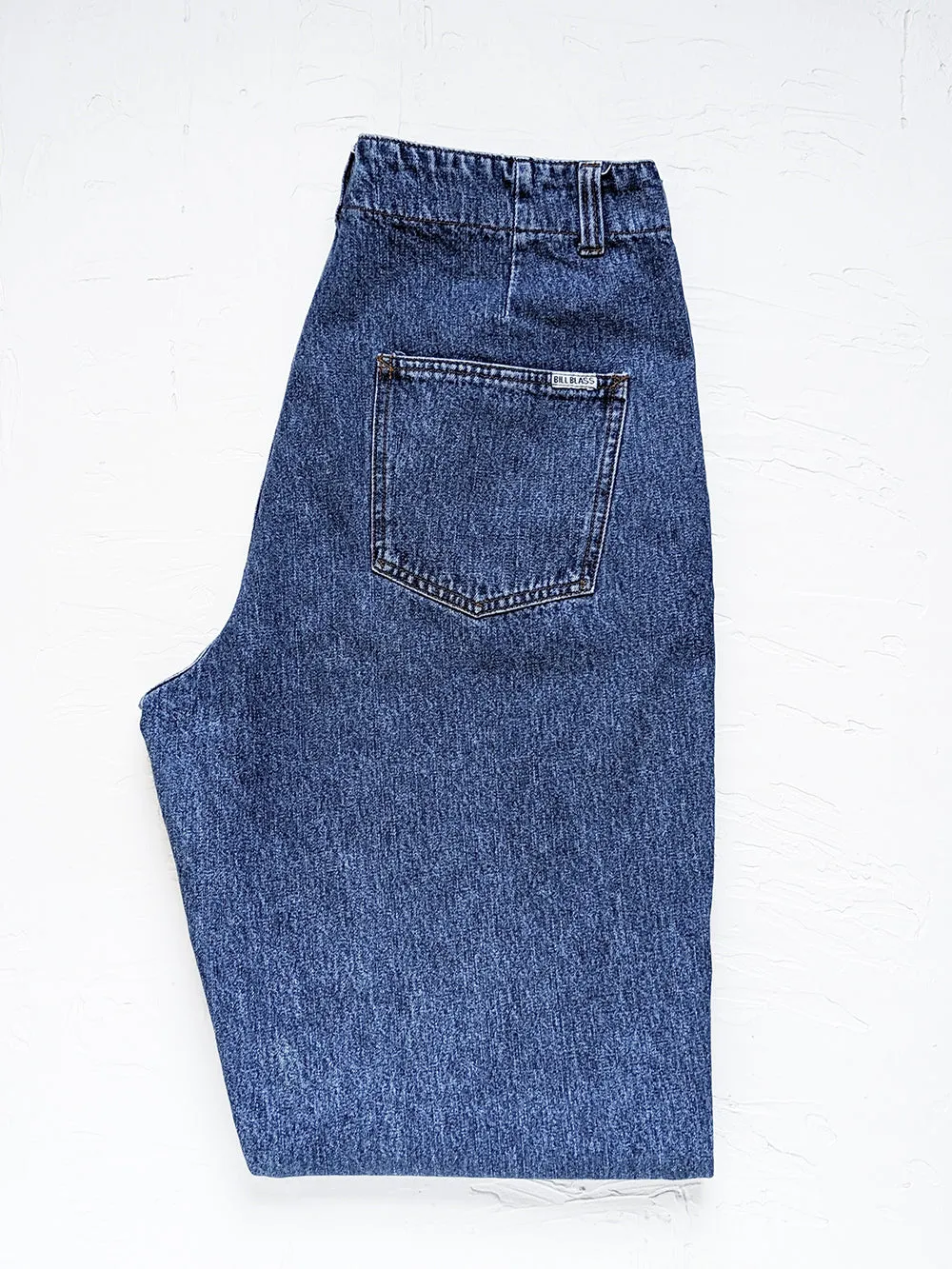 Bill Blass Medium Wash Relaxed Fit Jeans