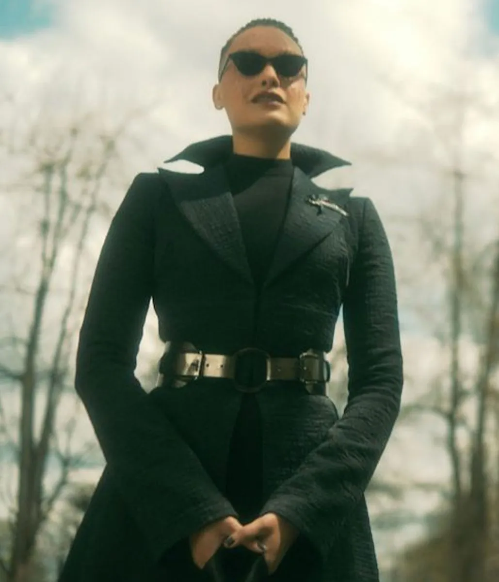 Britne Oldford The Umbrella Academy S03 Coat