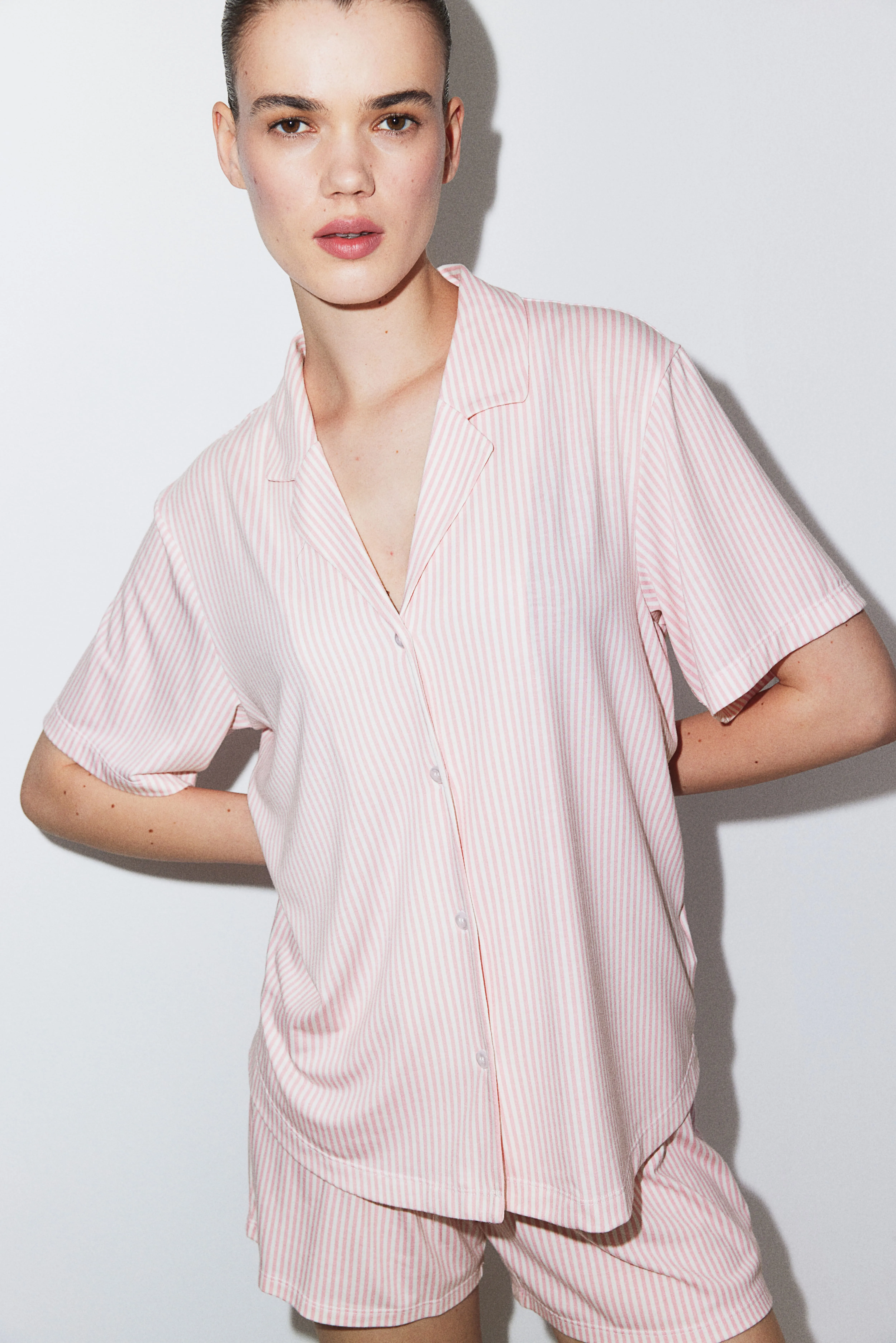 MAMA Before & After pyjamas - Regular waist - Short sleeve - Light pink/Striped - Ladies | H&M GB