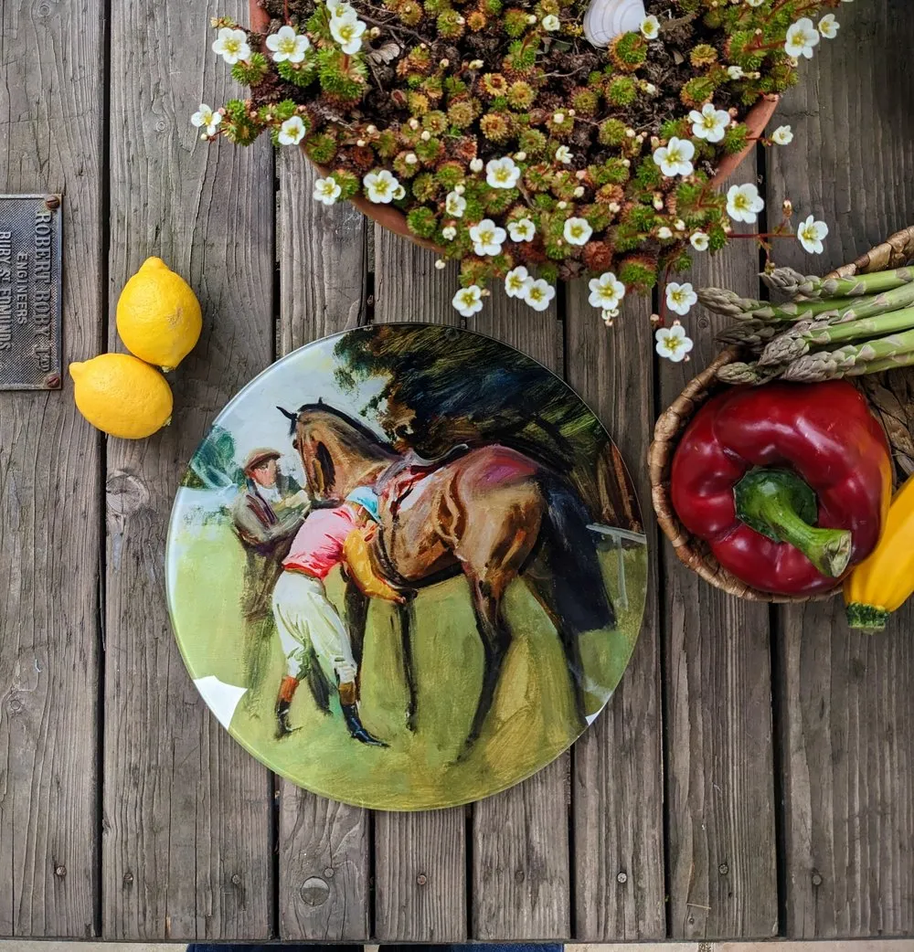 Munnings 'Unsaddling at Epsom' Round Glass Worktop Saver