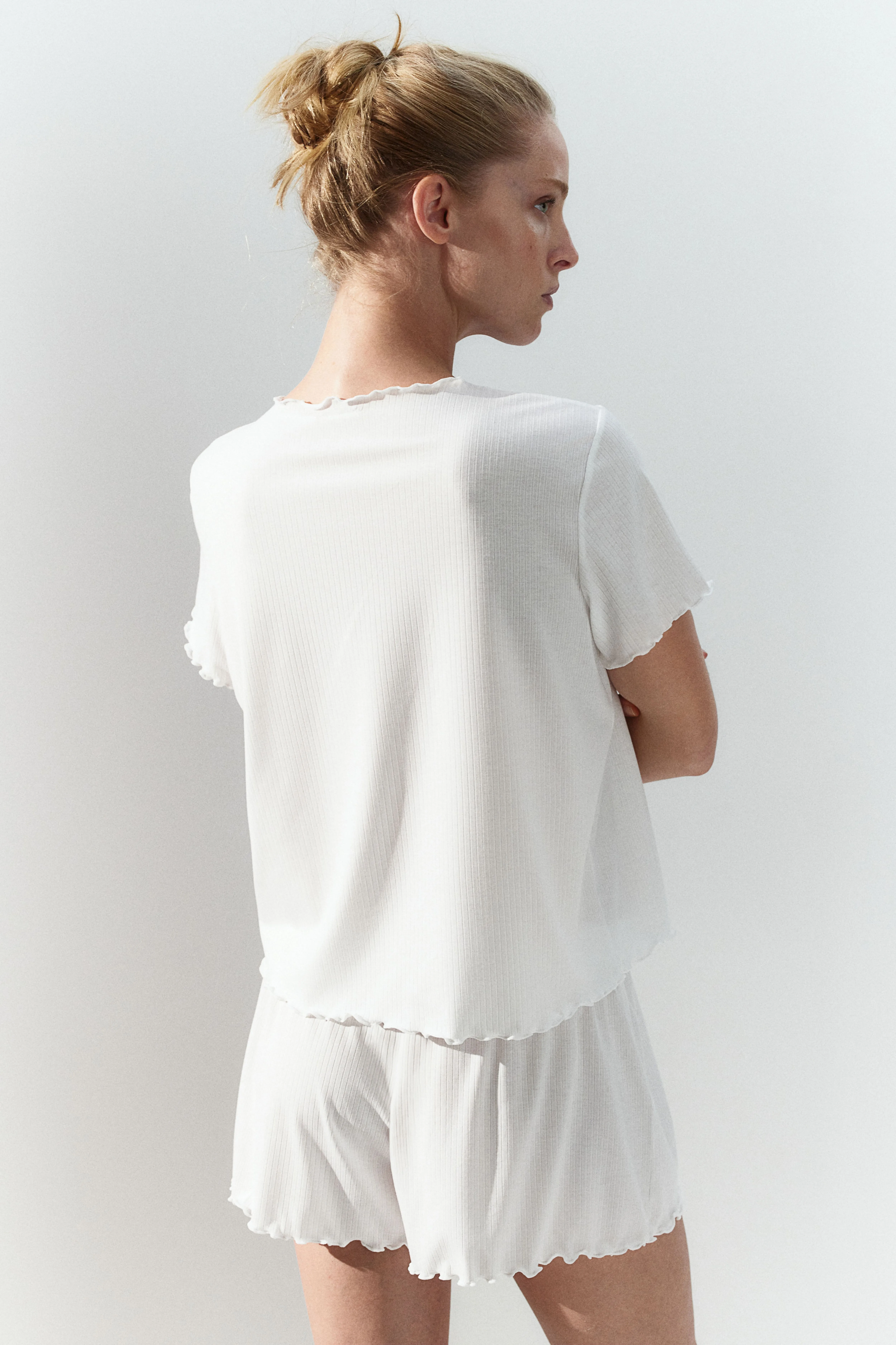 Overlock-detail ribbed pyjamas - Round neck - Short sleeve - White - Ladies | H&M GB