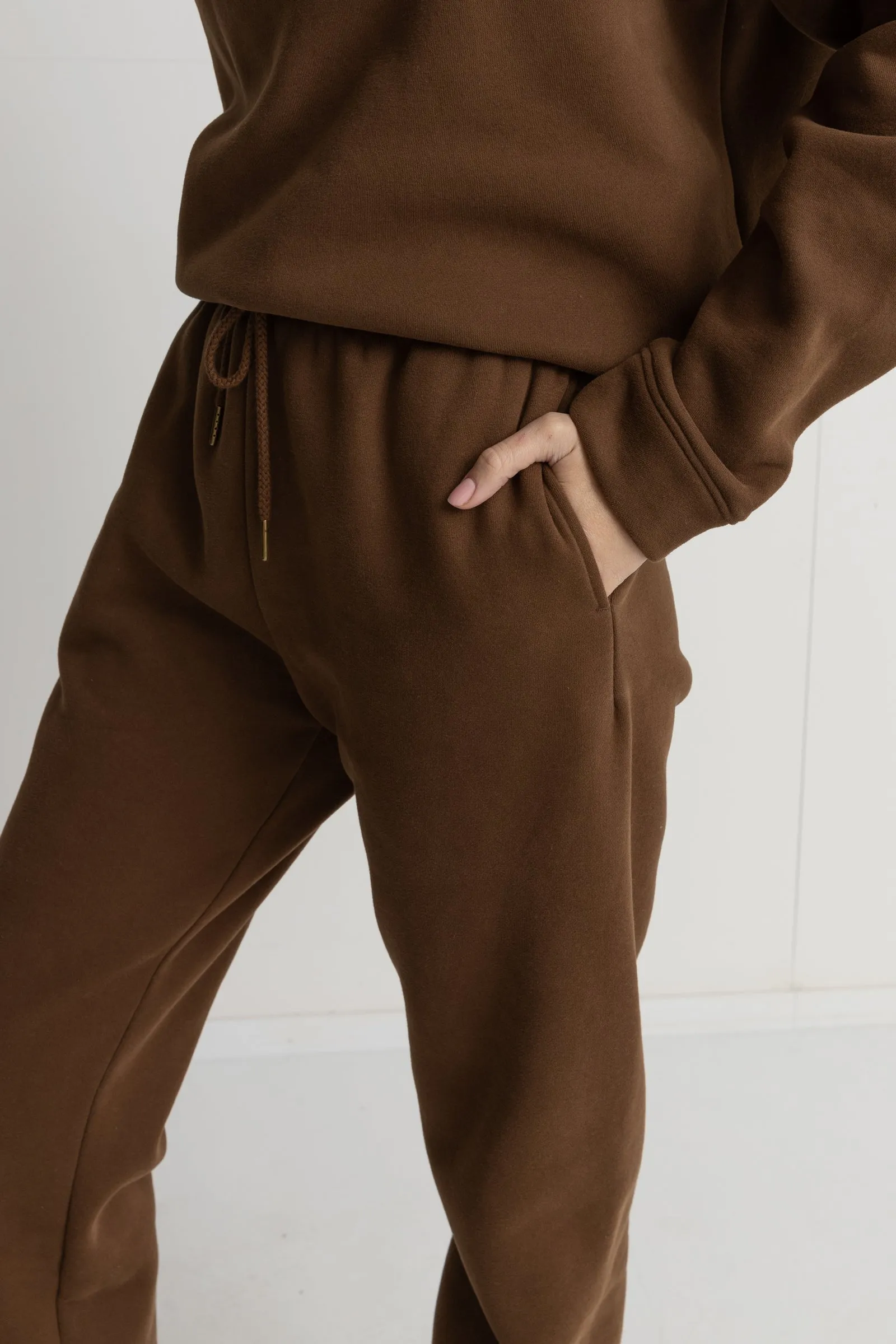 Shores Track Pant Chocolate