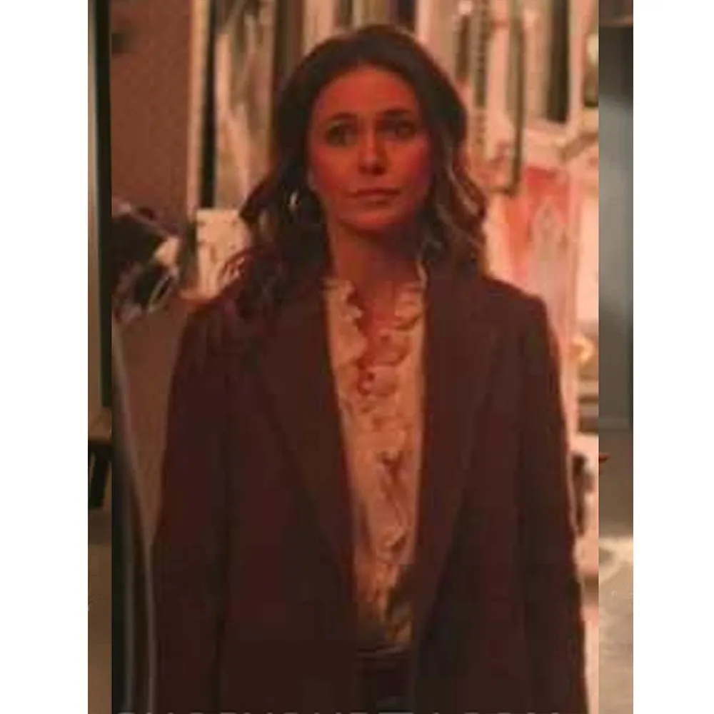 Superman & Lois S02 Emmanuelle Chriqui Coat