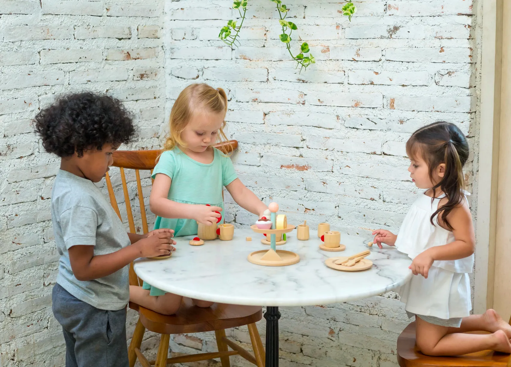 Wooden Bakery Stand Set