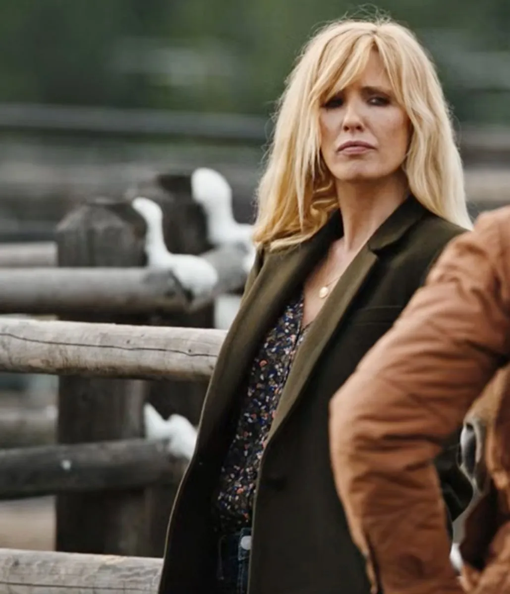 Yellowstone Season 04 Kelly Reilly Wool Green Coat